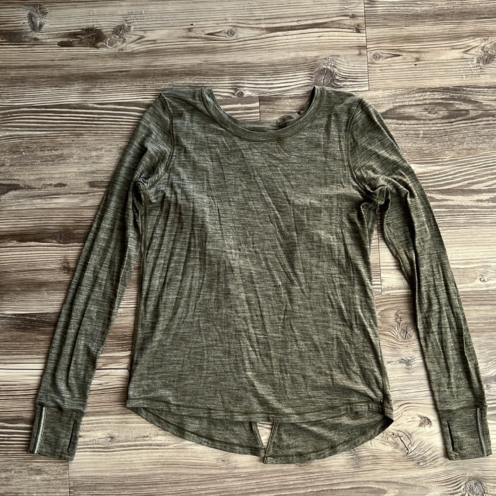 Lululemon Beat The Heat Long Sleeve Athletic Yoga Top Green Tie Back - Picture 5 of 9